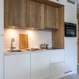Appartement Huswell - Queen At Sea: Modern 2 Bedroom, Oostende