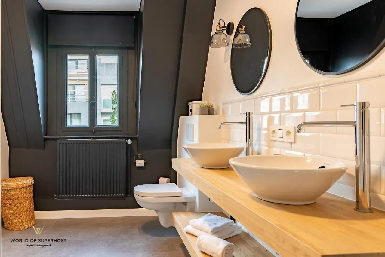 Beautiful Spacious Apartment In A Newly Renovated Old Townhouse Oostende